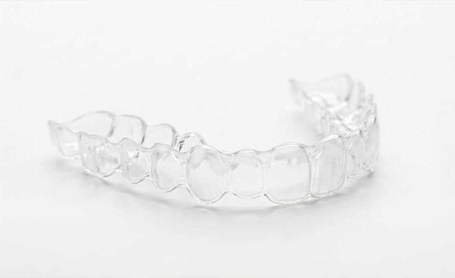 Transparente Aligner-Schiene für den Oberkiefer